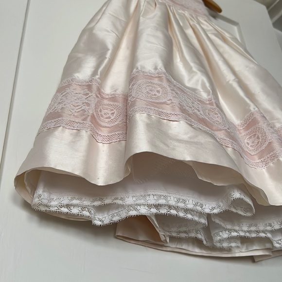 Darling Isabela Garretón NWT blush pink silk & lace formal or flower girl dress - Picture 6 of 11
